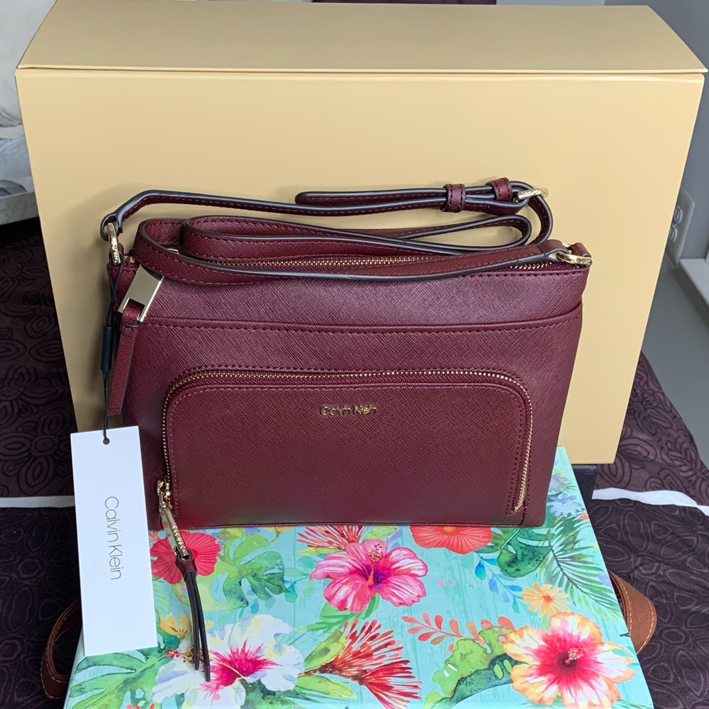 🆕Calvin Klein Lily Leather Shoulder Bag- NWT